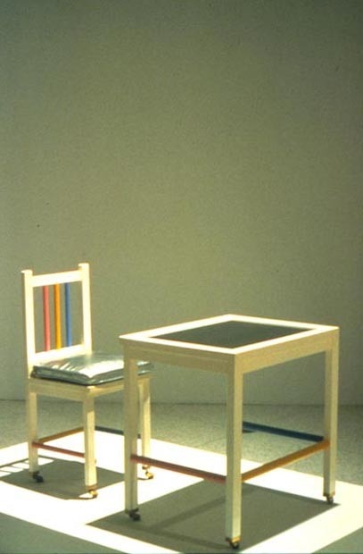 Scott Burton, Child's table & chair, 1978. Foto Wexner Center for the Arts