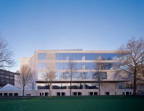 The library attempts a dialogue with the modernism of the 1960s in a sensitive urban campus setting