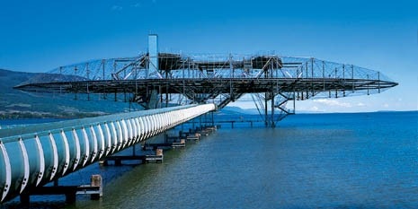 A bridge approximately 120 metres long leads to a light metal platform designed by Diller+Scofidio to disappear behind the impalpable pale mist. Photography by Paul Raftery

