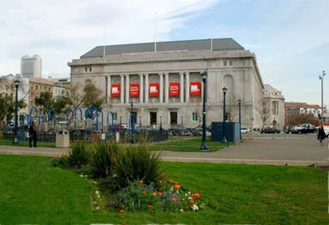 The façade of the Asian Art Museum, as viewed from Civic Center Plaza. Photo by Kaz Tsuruta