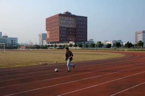 <b>Zhejiang University Library</b>, Ningbo, 2001. Built in one year with a budget of €120/m2, Ningbo Library was designed to instantly provide the campus of the Zhejiang Institute of Technology with a distinctive central element