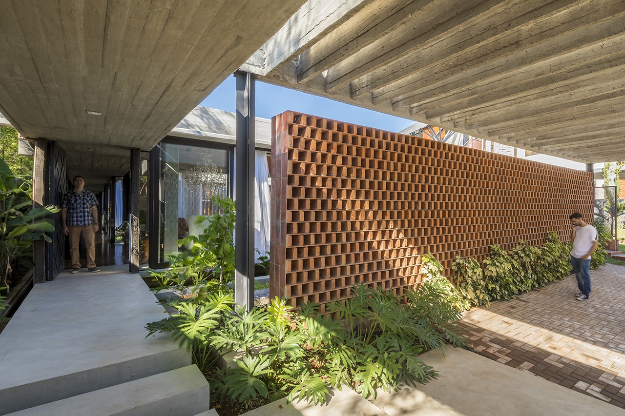 Paraguay. Equipo de Arquitectura’s Casa Patios exhibits its ...