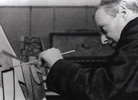 Paul Klee in his studio, Kistlerweg 6 Bern, 1939 (Deposited at the Paul-Klee-Stiftung, Kunstmuseum Bern; Photo: Felix Klee; © Klee Family Estate)
