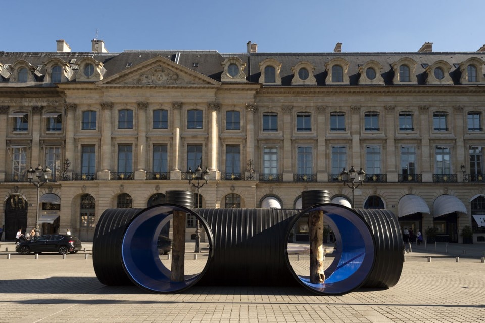 Oscar Tuazon, Une colonne d’eau, Paris, 2017