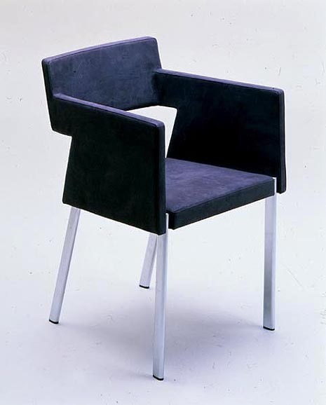 Lammhults: a zigzag division between seat and back characterises the "Monday” chair