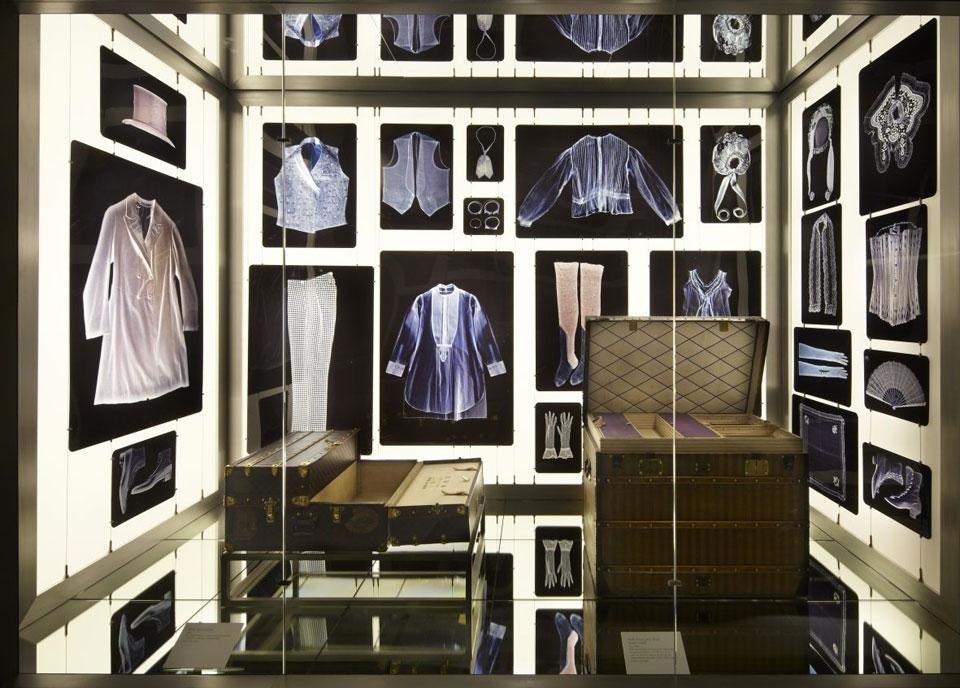 Take a look inside the Louis Vuitton-Marc Jacobs show at Les Arts  Décoratifs - PurseBlog