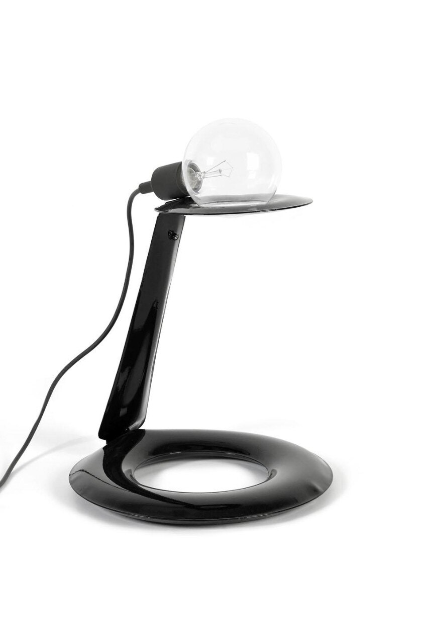 Osiem is a lamp designed and produced in FIDU technology as a construction for a light bulb. Shaped in a way that helps to bend it easily and form a 3d lamp. Product is available in Beta edition – its features are still developed