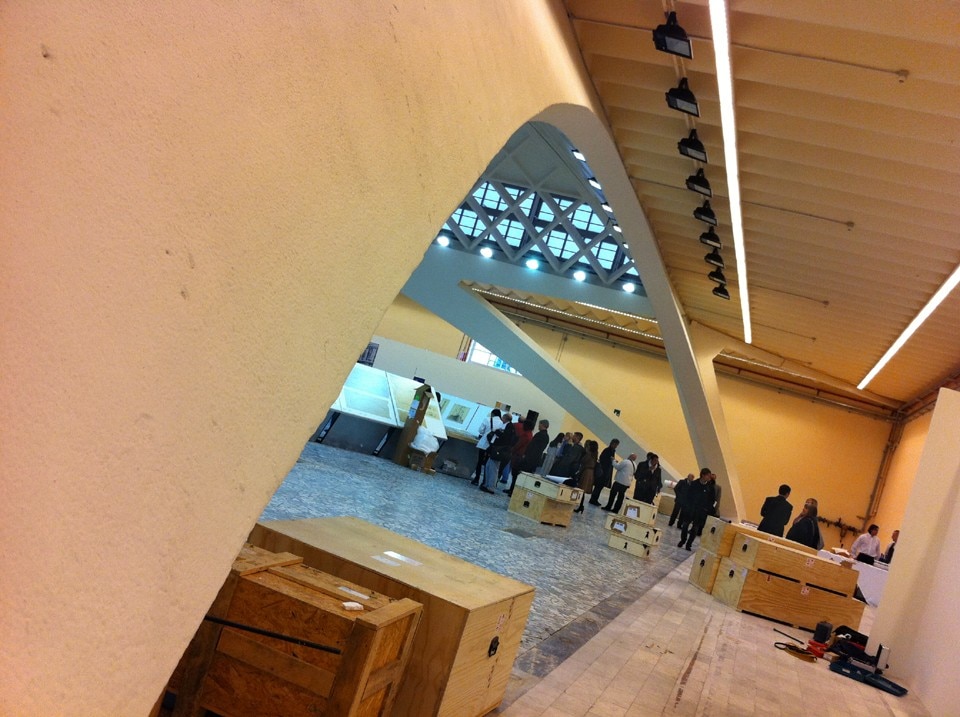 Exhibit installation in the C Wing of the Turin Exhibition Hall by Nervi