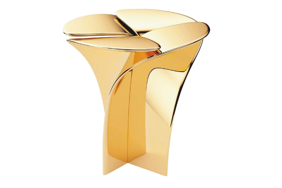 Louis Vuitton on X: The Blossom Vase by #TokujinYoshioka. The Japanese  designer transformed the iconic Monogram flower into a masterful  hand-crafted vase for the Objets Nomades Collection. Learn more about  #LouisVuitton's presentation