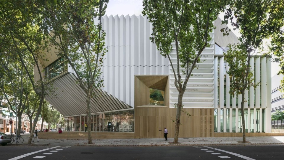 New library in Barcelona by SUMA Arquitectura - Domus