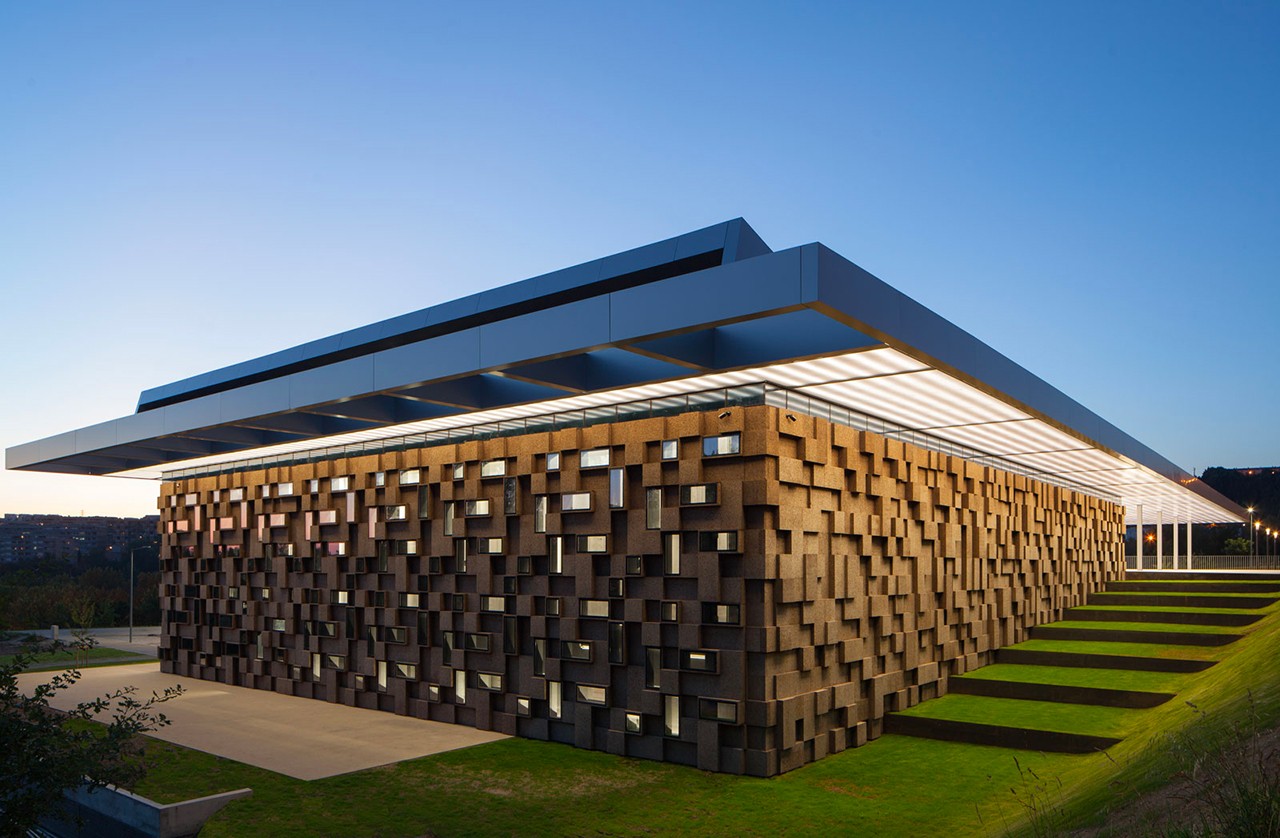 Guimarães. Centro Esportivo Pitagorasgroup equilibra tecnologia e arquitetura