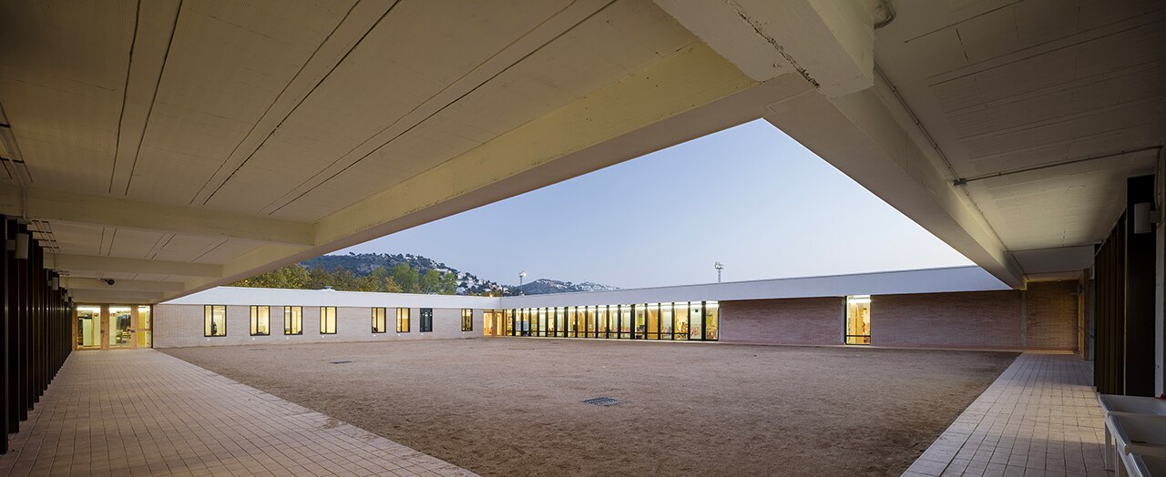 Spain. BAAS arquitectura designed a school that revolve around the ...