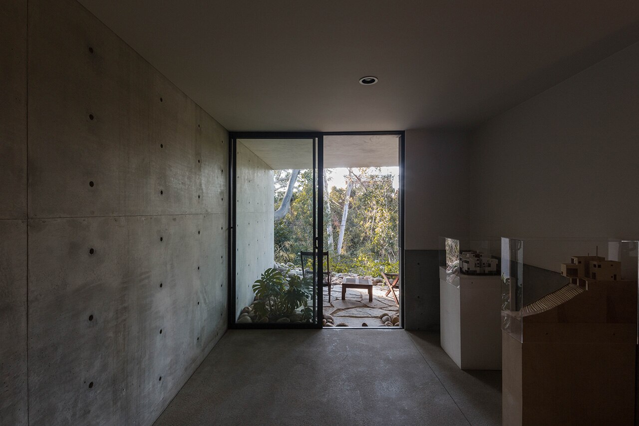 San Diego. A cantilevered house built on the canyon - Domus