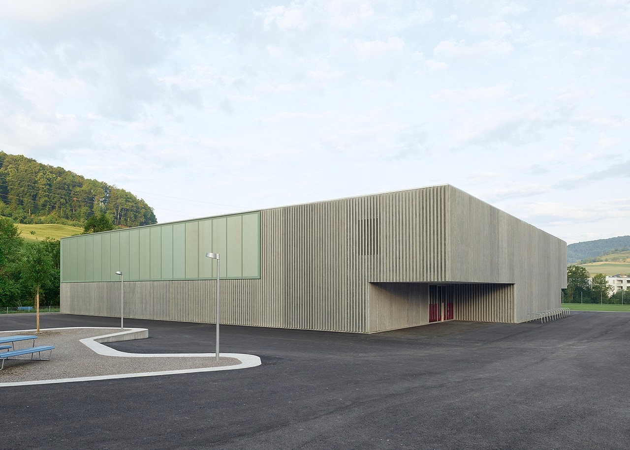 Switzerland. A sports hall dressed in prefabricated concrete - Domus