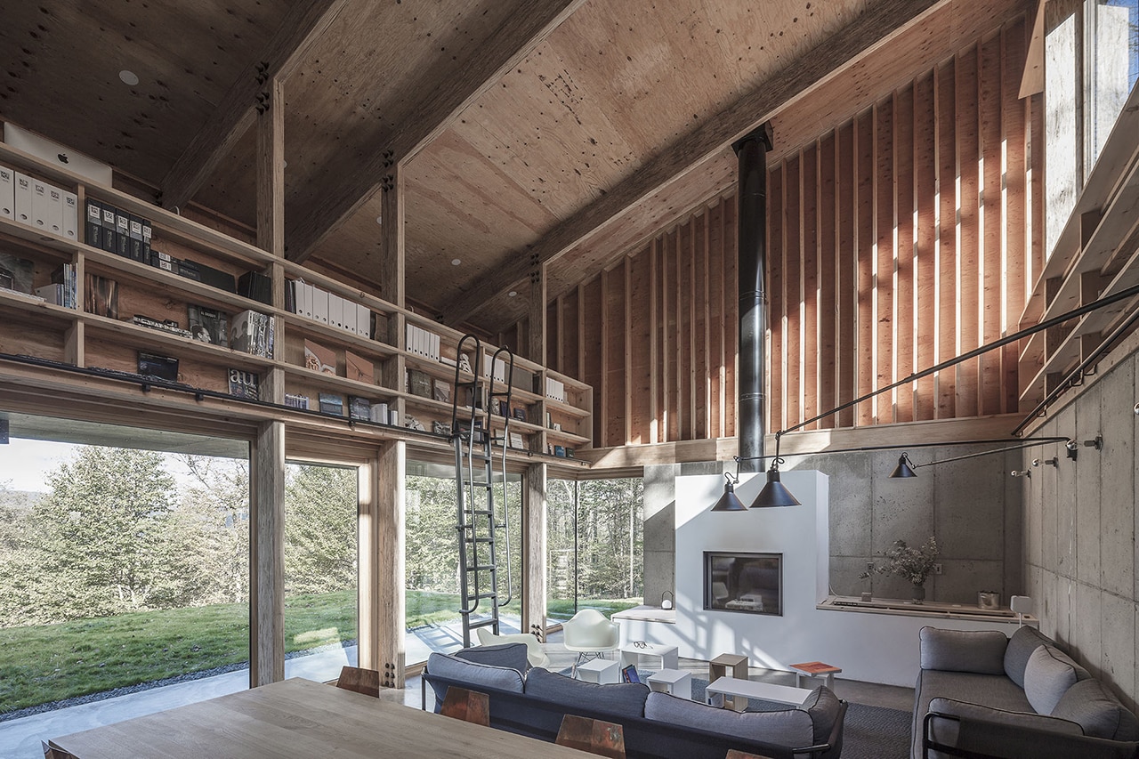 Life in the woods: concrete and wood house in New York state - Domus