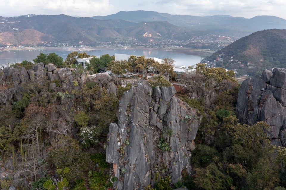 Ignacio Urquiza and Ana Paula de Alba, Las Rocas, Valle de Bravo, Mexico, 2021