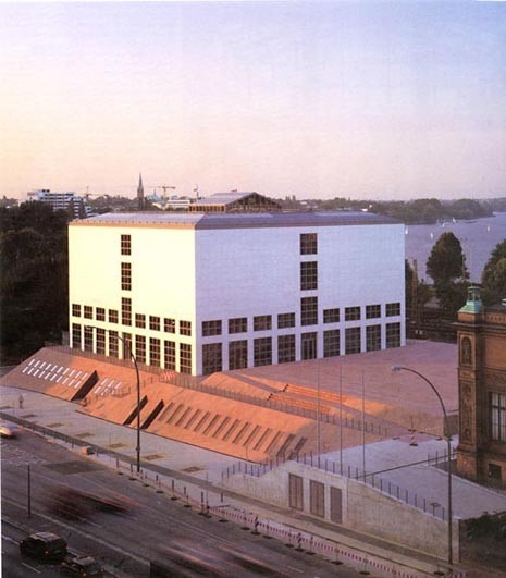 O. M. Ungers, Nuova Kunsthalle, Amburgo. Foto Klaus Frahm/Contur, Domus 793/97