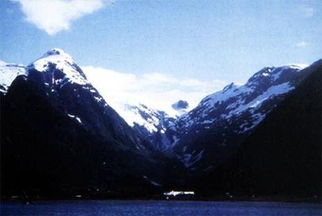 S. Fehn, Museo dei ghiacciai, Fjaerland, Sognefjord, Svezia, 1991. Foto H. Hille