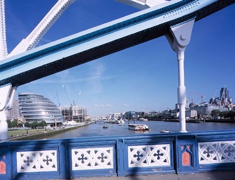 Realizzata in soli 30 mesi dallo Studio Foster and Partners, la nuova sede della Greater London Authority, si trova sulle rive del Tamigi tra il Tower Bridge e il London Bridge
