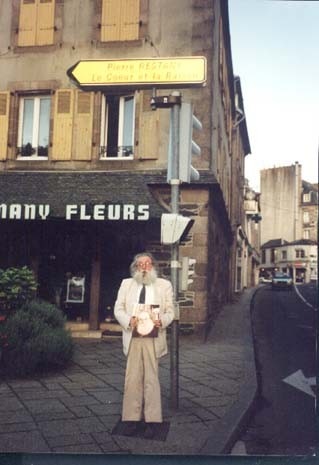 Pierre Restany fotografato a Parigi nel luglio 1991