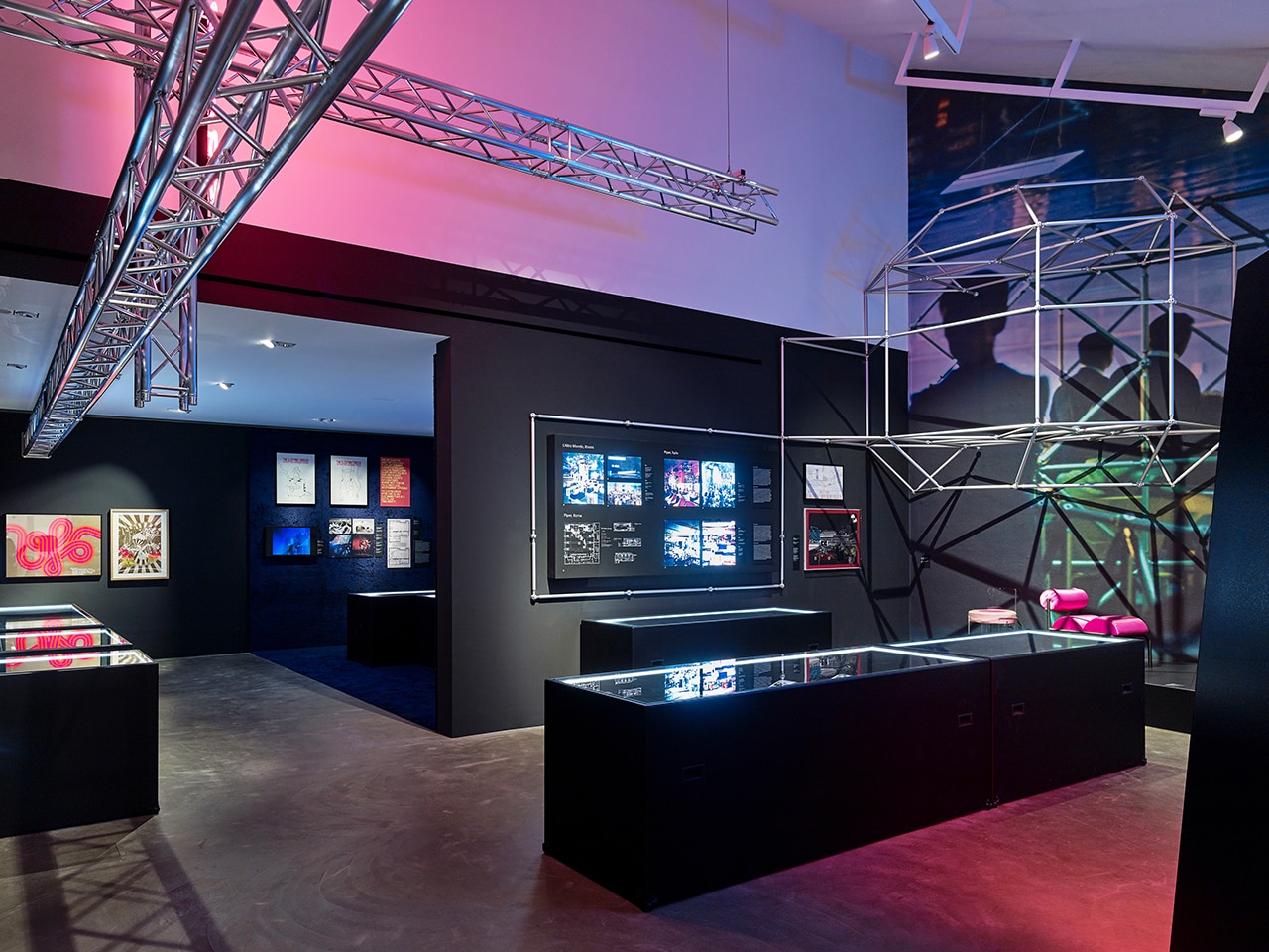 Night Fever: the (total) artwork of nightclubs on display at the Vitra ...