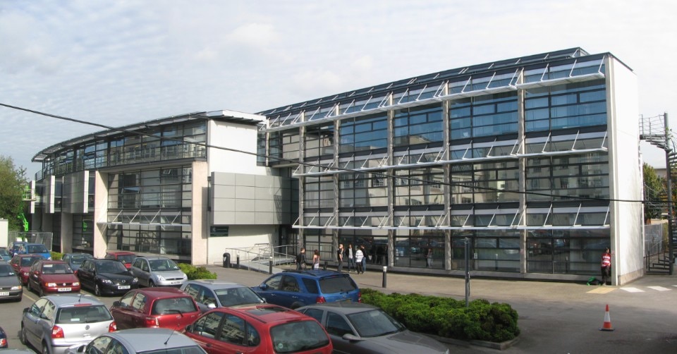 Hodder and Partners, Centenary Building, Salford, UK 1996. Photo Skip88 from Wikipedia