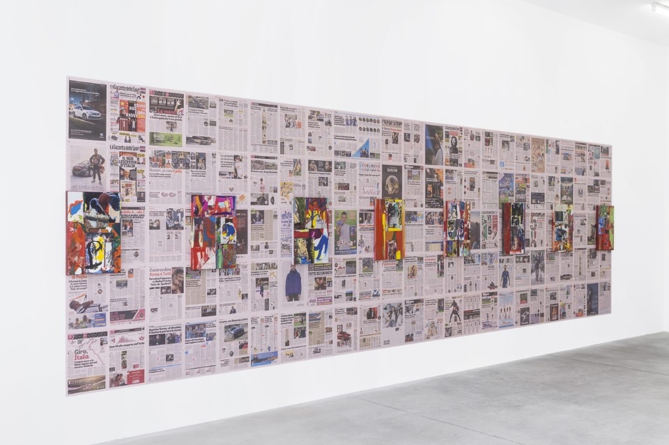 Arturo Herrera, “Soave sia il vento”, installazione temporanea su muro, pagine della rivista Gazzetta dello Sport, Galleria Franco Noero, Turin, 2016. Courtesyl'artista e Galleria Franco Noero