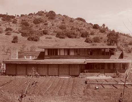 Facciata nord, aperta sul giardino, della Casa Ebert di Raphael Soriano a Studio City nel 1942