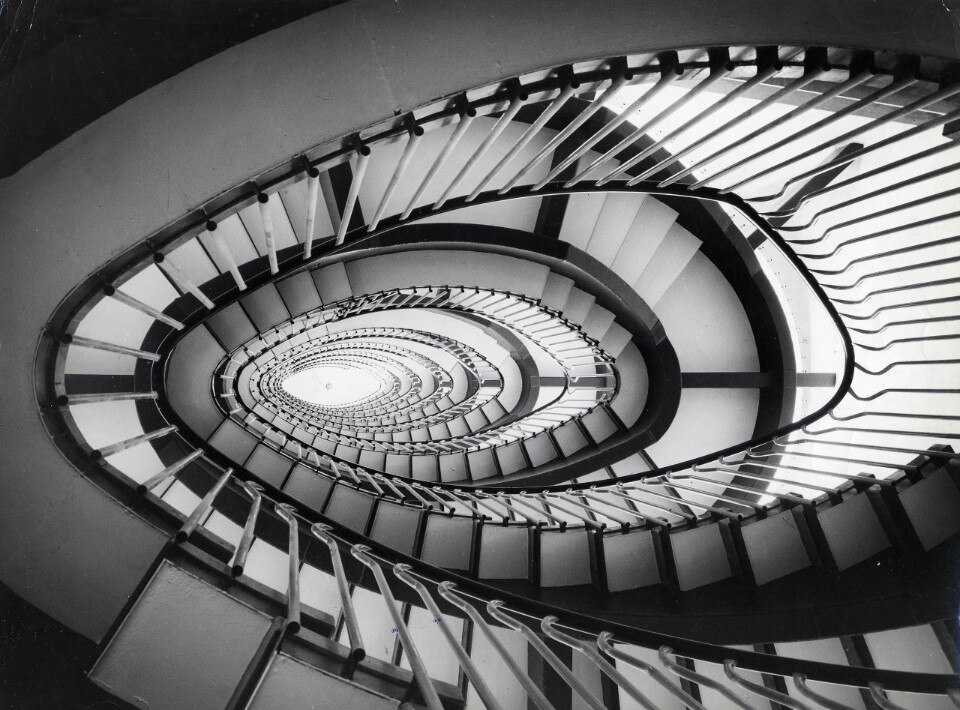 The exemplary helix staircase designed by Albini and Helg in 1961