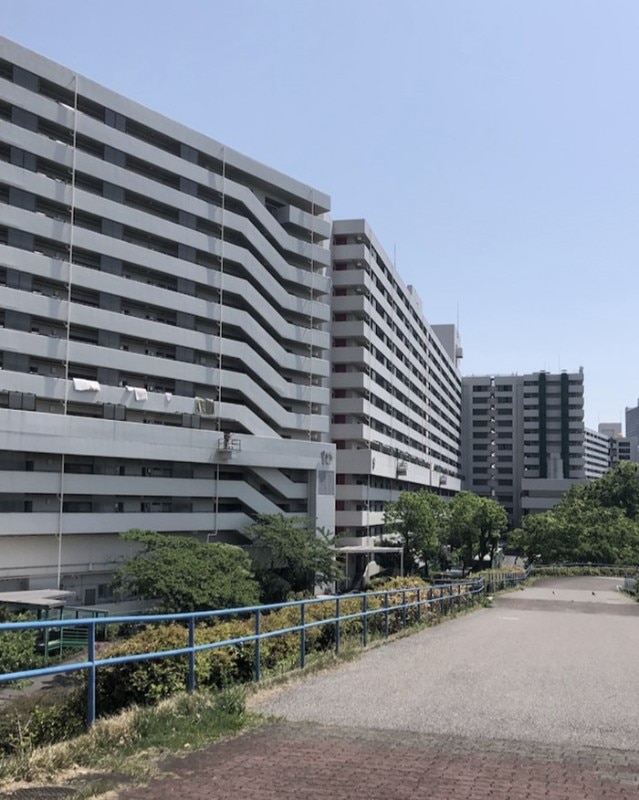 A huge residential complex dystopia as Tokyo’s anti-fire strategy