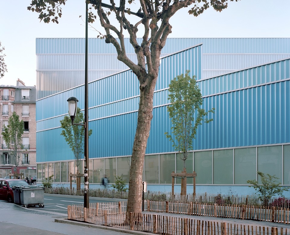 A school in France is an abstract block clad in steel panels
