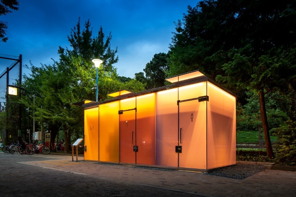 Glass that becomes opaque: the public toilets of Tokyo according to Shigeru Ban