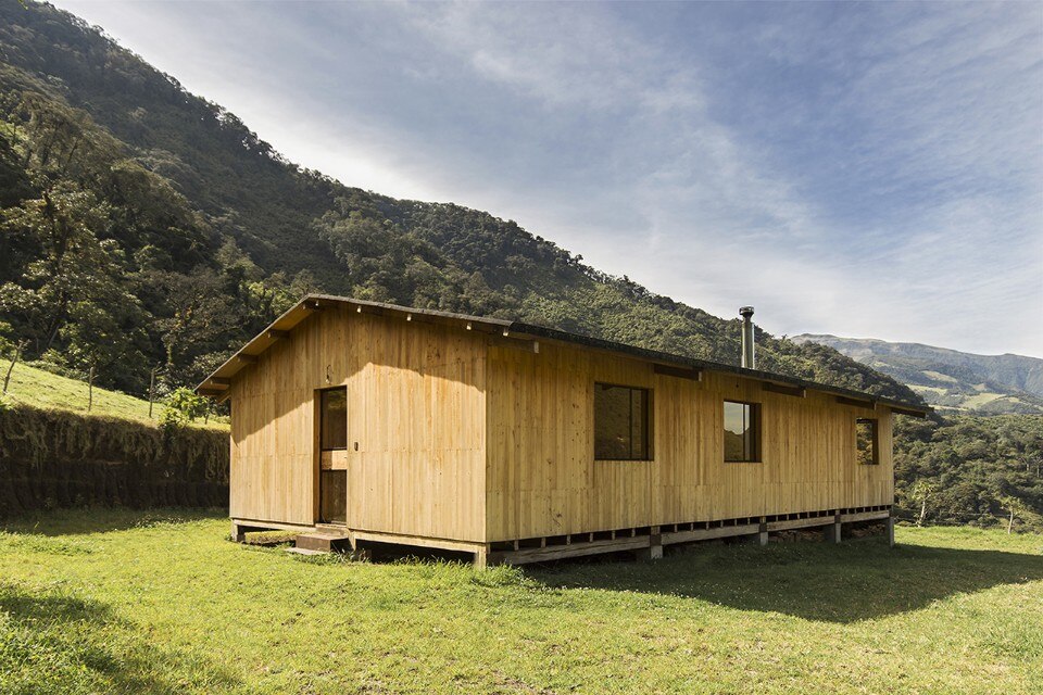 Low budget mountain hut in Ecuador built with Eucalyptus wood
