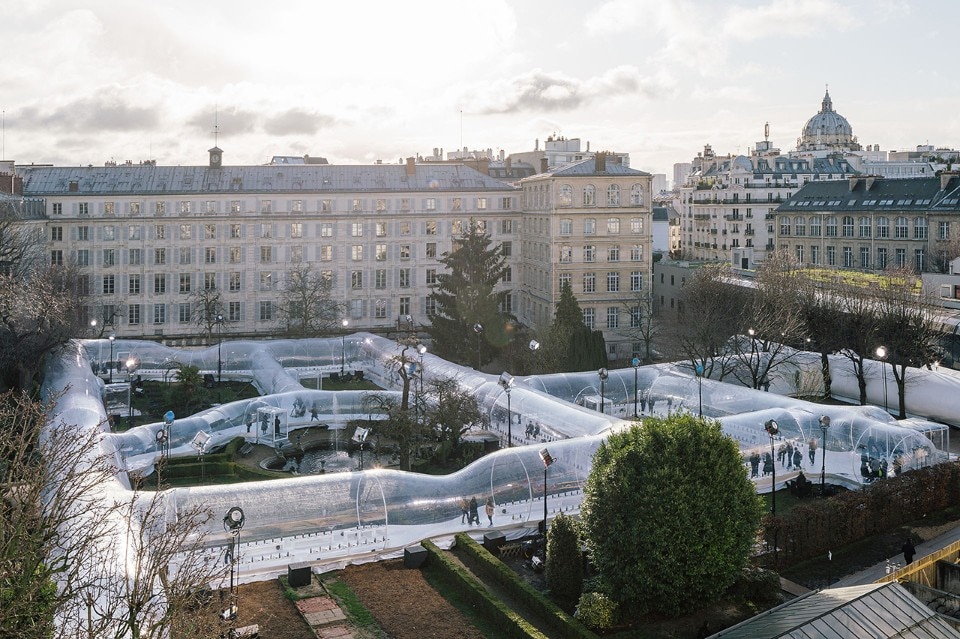 Inflatable architecture invades Paris for a fashion show