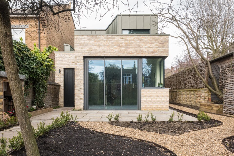 In London, a contemporary house with a secret garden