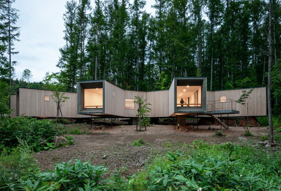 A solitary retreat for a large family in the forests of Hokkaidō