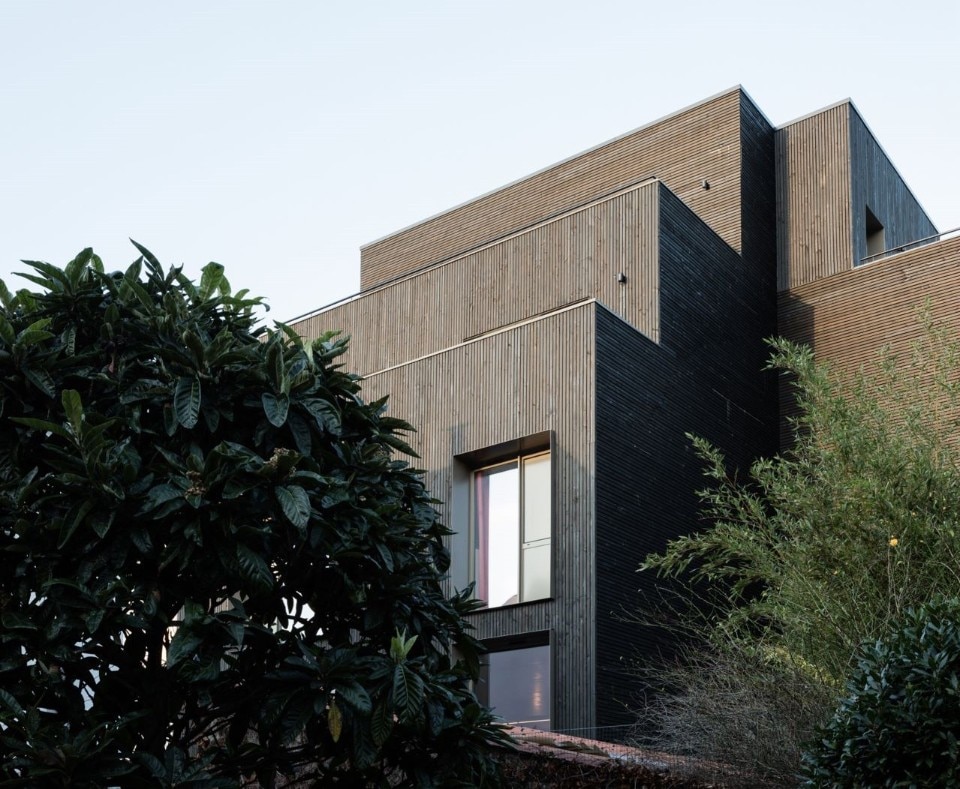 A mixed-use building in banlieu’s urban fabric