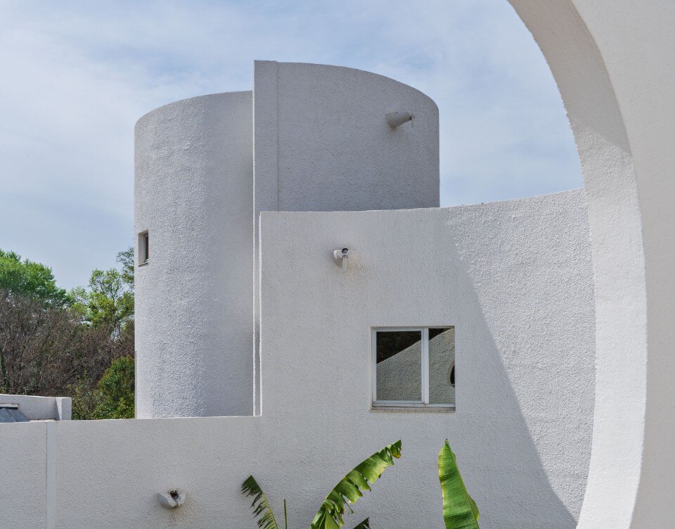 Villa Benkemoun, a manifesto of french organic architecture