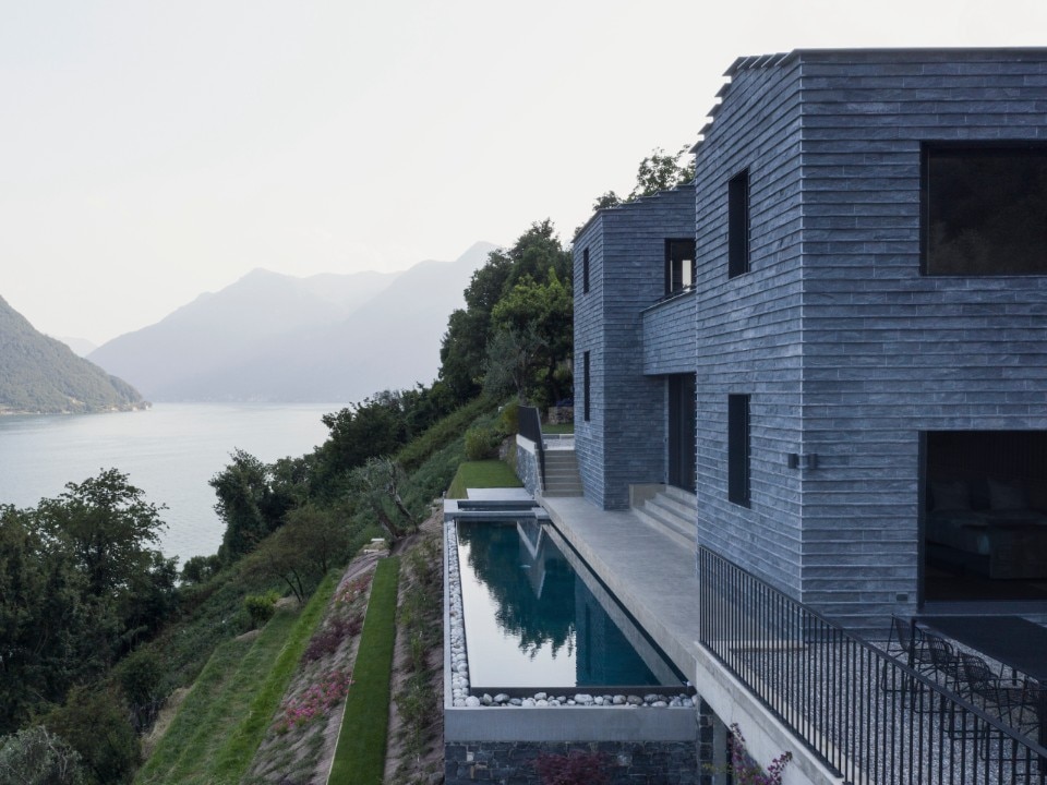 A residential villa on Lake Como designed on a slope