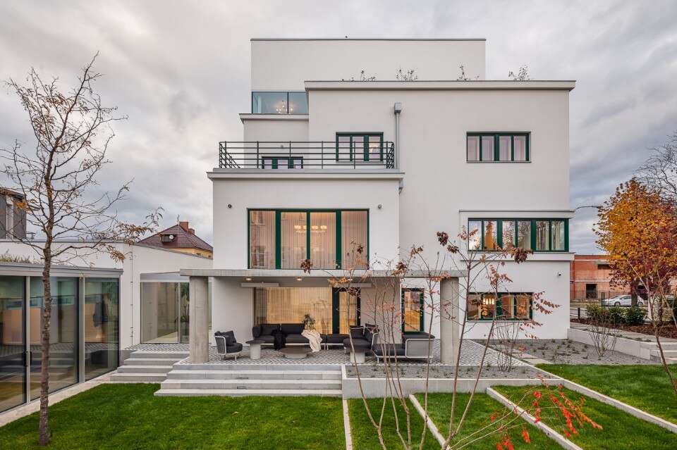 Operating on the Modern: a villa in the Czech Republic