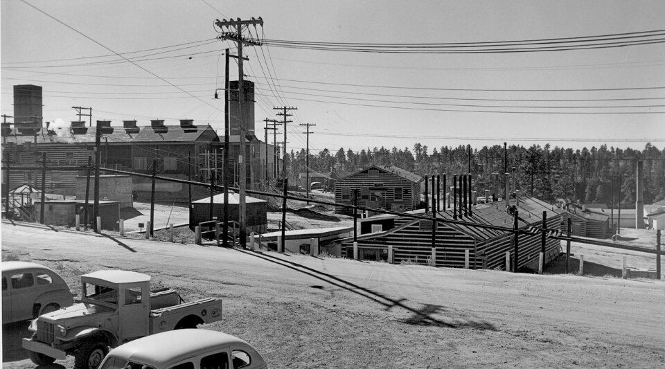 Los Alamos: the new town between placemaking and nuclear colonialism