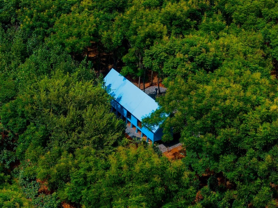 Small house lost in Hubei forest looks like a toy