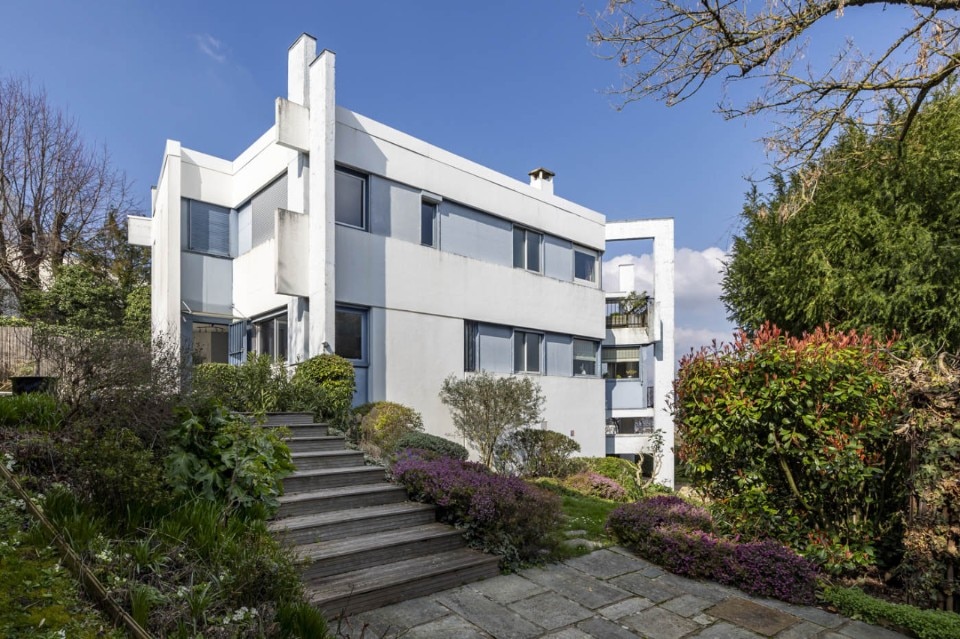 Two houses by Claude Parent are for sale near Paris