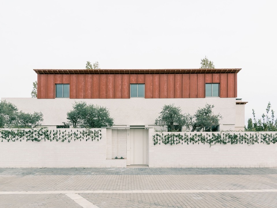 A Spanish house reveals the complexity of Mediterranean architecture