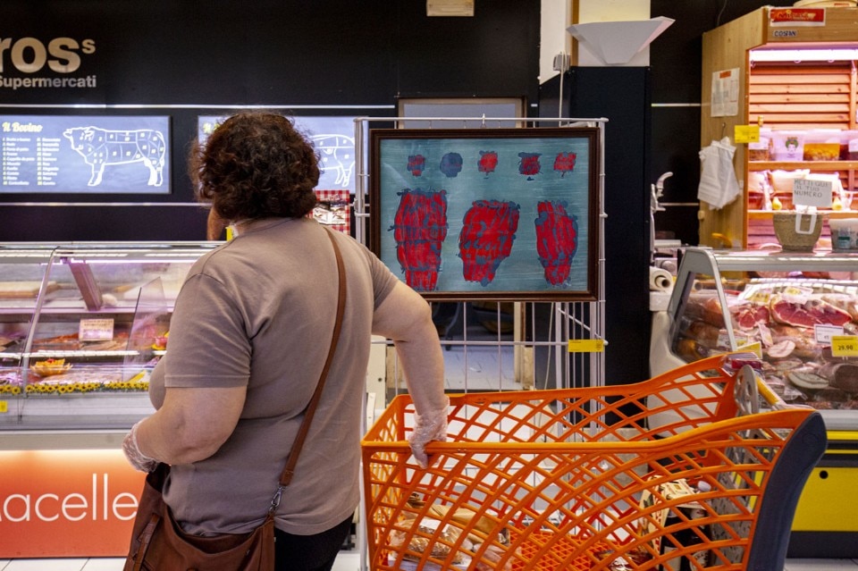 Contemporary art lands to supermarkets to help artists
