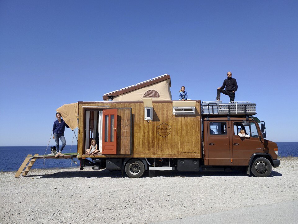 A house on wheels as the perfect vehicle for sustainable art