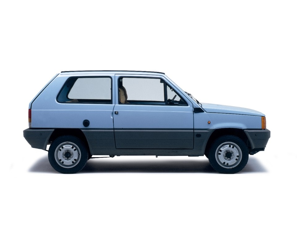 Fiat Panda: the utilitarian car that Giugiaro nicknamed “the fridge” turns 40