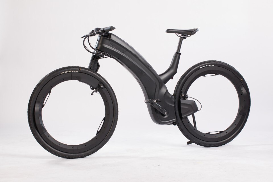 Reevo is a hubless e-bike with theft-proof features