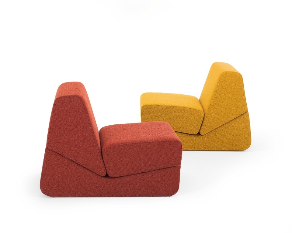 Galeotta, a folding armchair that comes from the Sixties