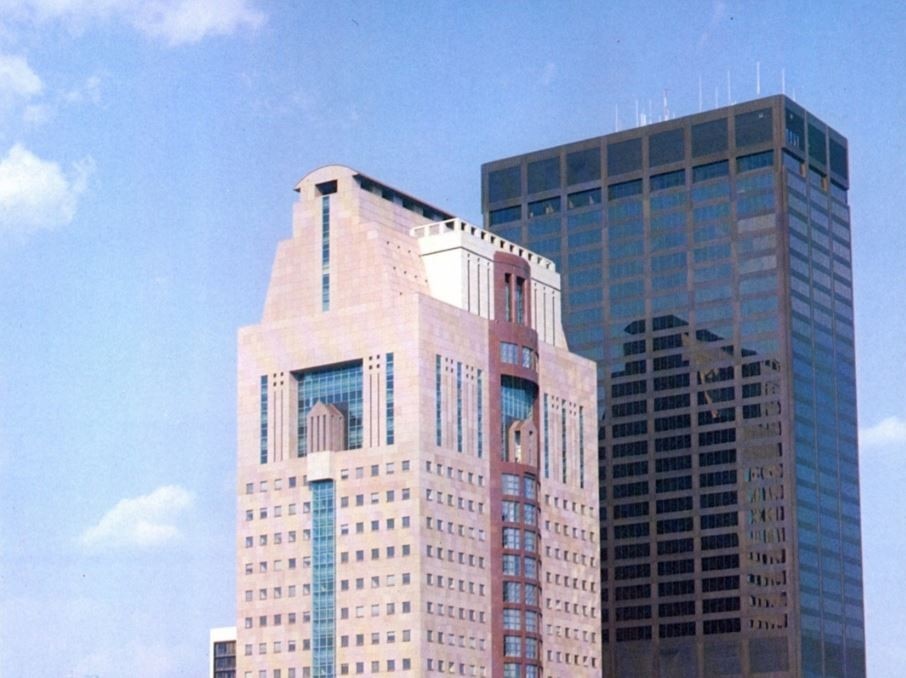 Humana Building, the postmodern tower according to Michael Graves